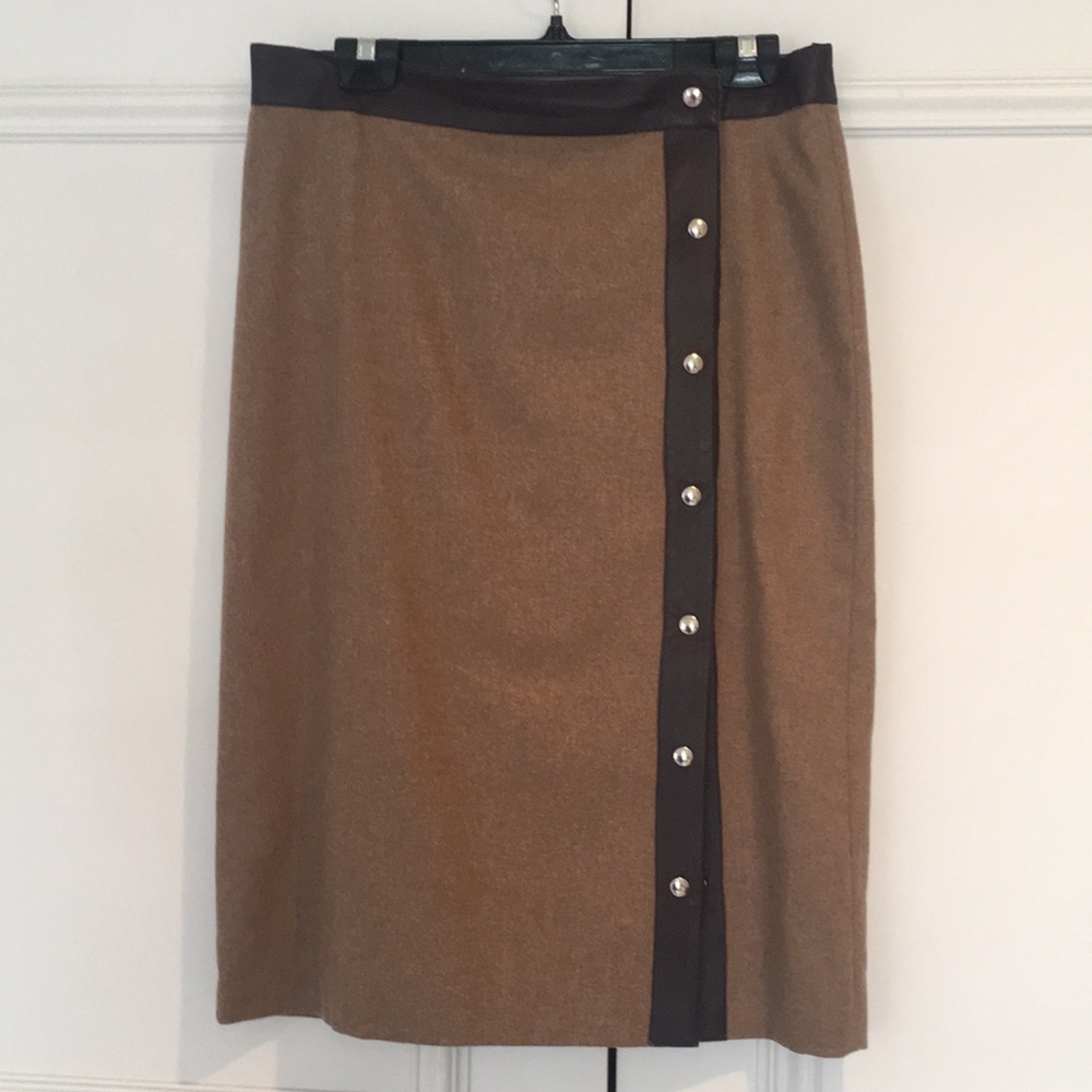 D&G Dolce &Gabbana skirt with leather trim.